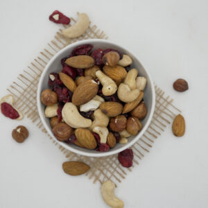 amestec de nuci vrac in bol